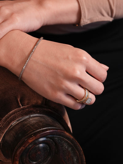 デイリーに纏うlace collection -Styling with bangles & chains-