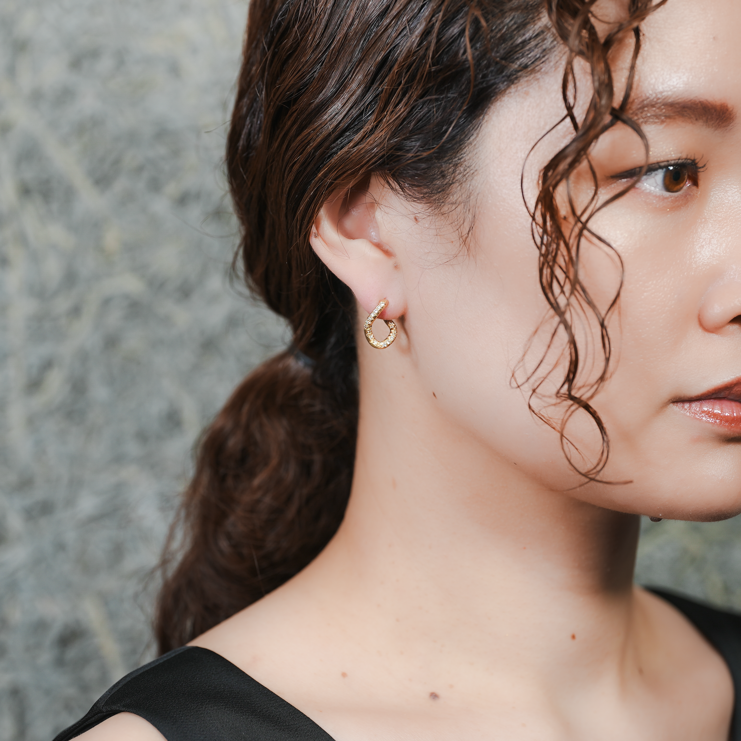 HUMETE GRADATION CHAIN PIERCED EARRINGS [et-P122]